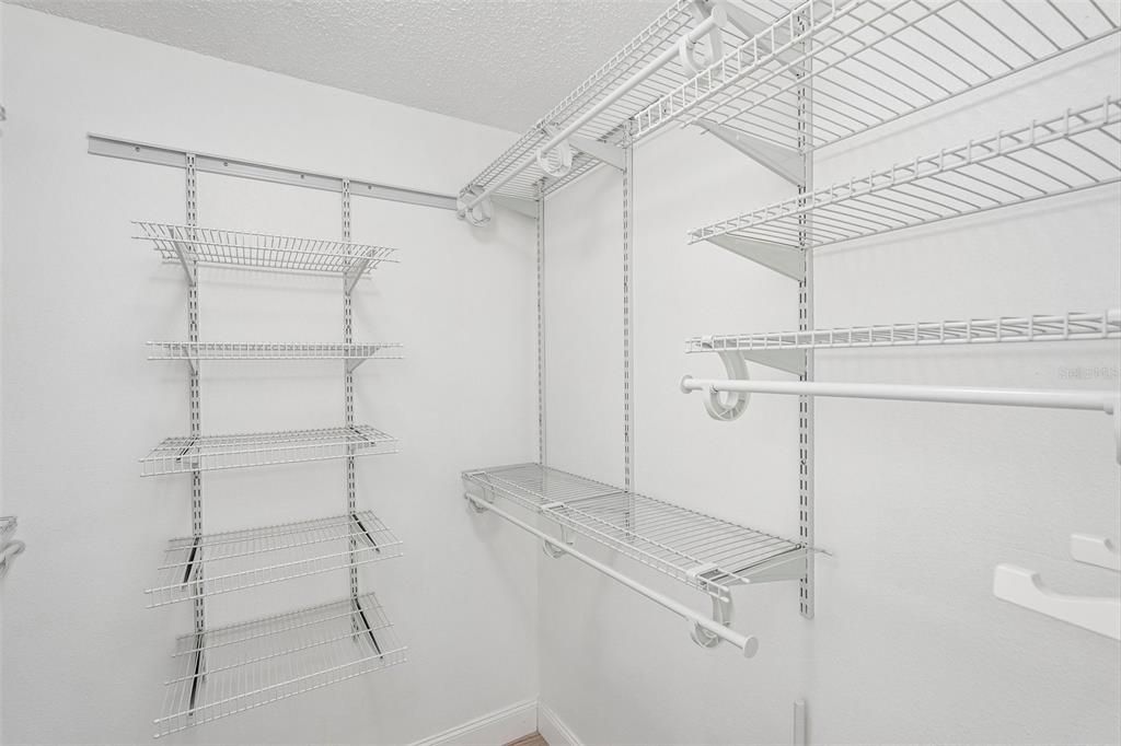 Activo con contrato: $229,900 (2 camas, 2 baños, 1405 Pies cuadrados)