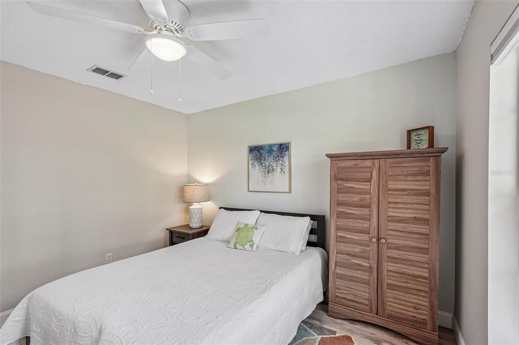 Activo con contrato: $229,900 (2 camas, 2 baños, 1405 Pies cuadrados)