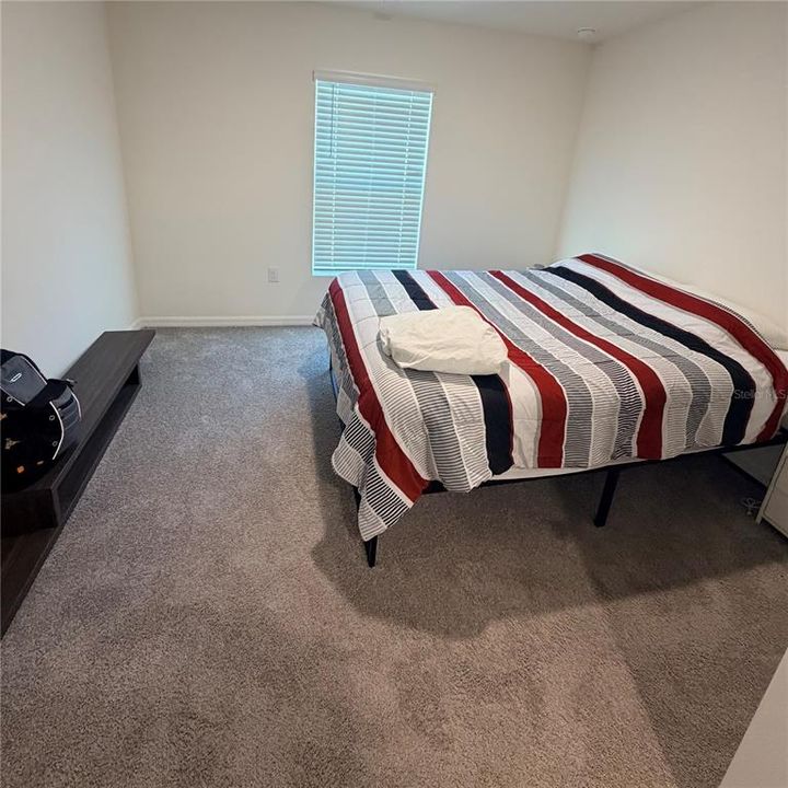For Rent: $2,400 (4 beds, 2 baths, 1827 Square Feet)