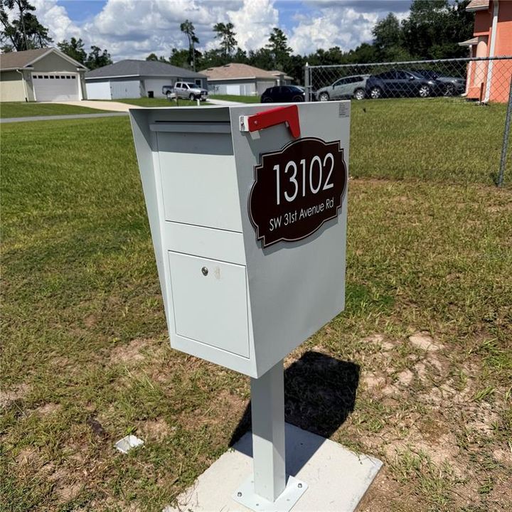 For Rent: $2,400 (4 beds, 2 baths, 1827 Square Feet)