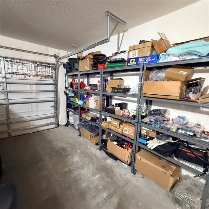 For Rent: $2,400 (4 beds, 2 baths, 1827 Square Feet)