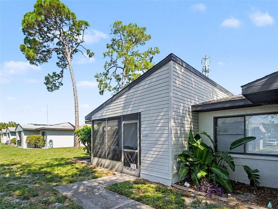 For Sale: $85,000 (2 beds, 1 baths, 840 Square Feet)