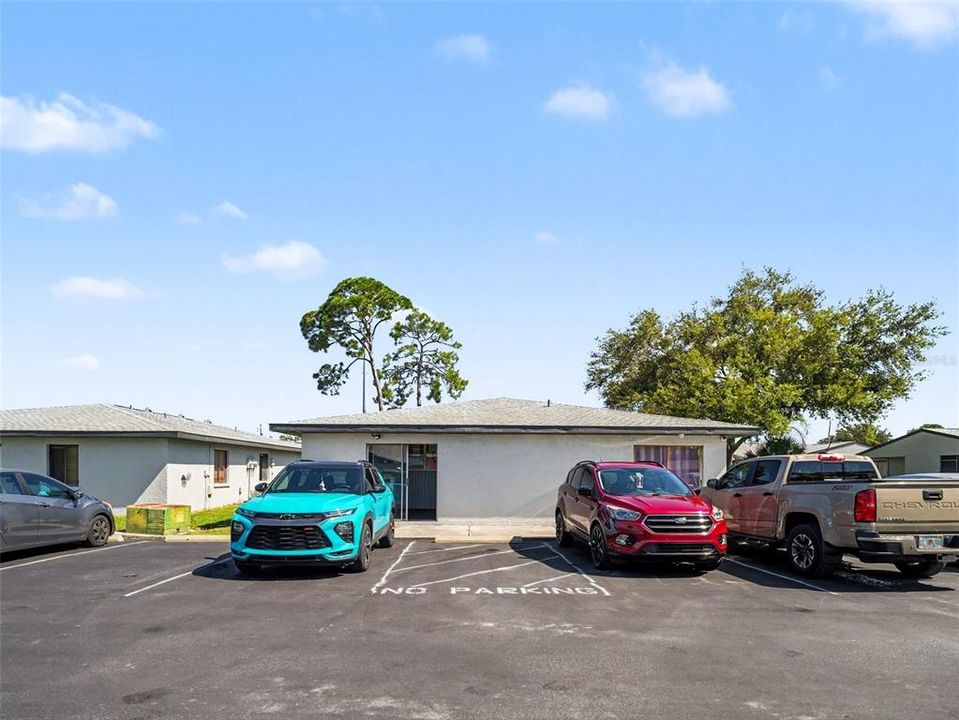 For Sale: $85,000 (2 beds, 1 baths, 840 Square Feet)