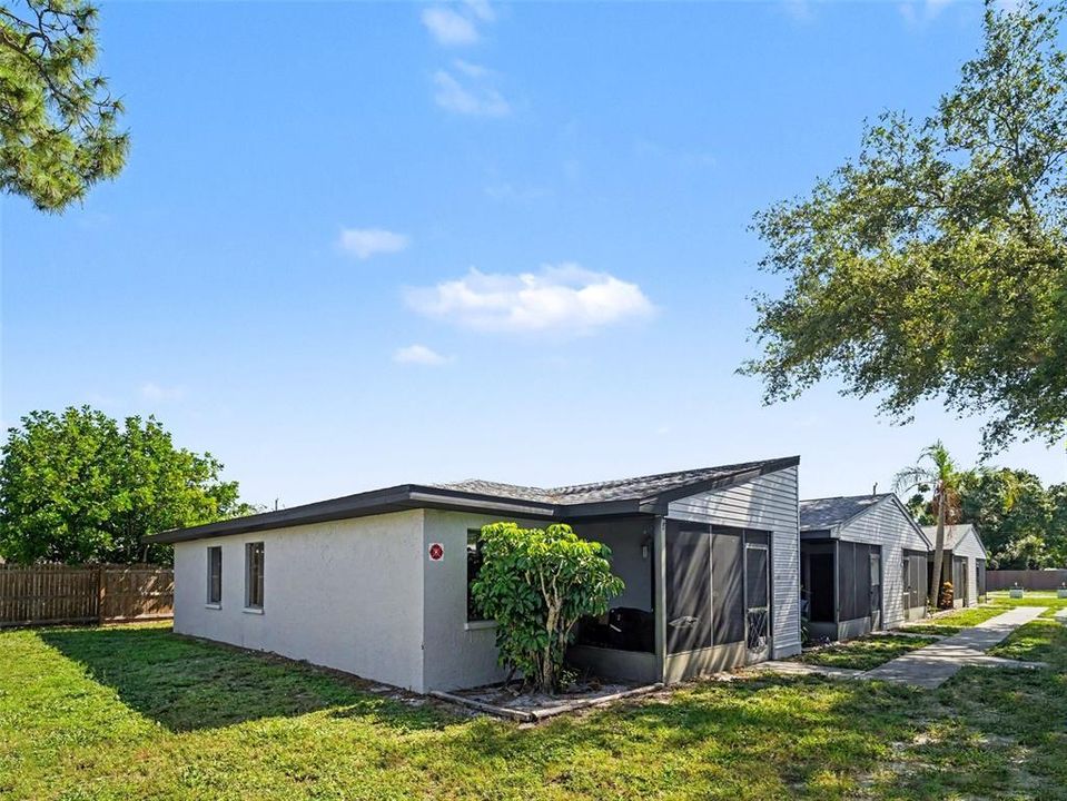 For Sale: $85,000 (2 beds, 1 baths, 840 Square Feet)