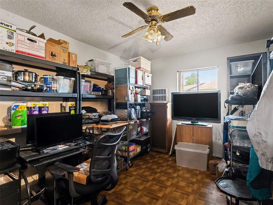 For Sale: $85,000 (2 beds, 1 baths, 840 Square Feet)
