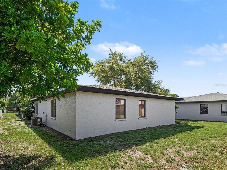 For Sale: $85,000 (2 beds, 1 baths, 840 Square Feet)