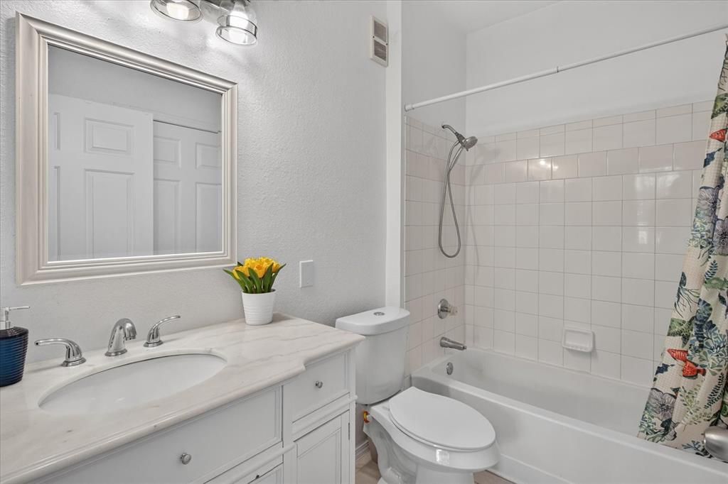 En Venta: $204,000 (2 camas, 2 baños, 1014 Pies cuadrados)