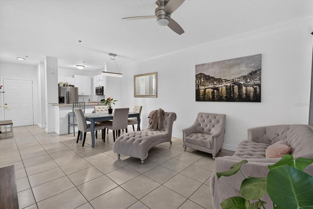 En Venta: $204,000 (2 camas, 2 baños, 1014 Pies cuadrados)