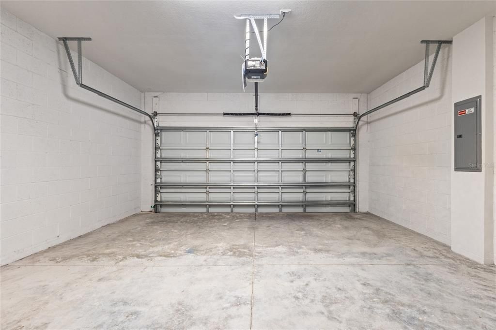 En Venta: $350,000 (4 camas, 3 baños, 1965 Pies cuadrados)