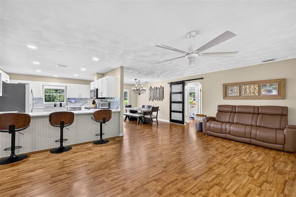 For Sale: $625,000 (3 beds, 3 baths, 1856 Square Feet)