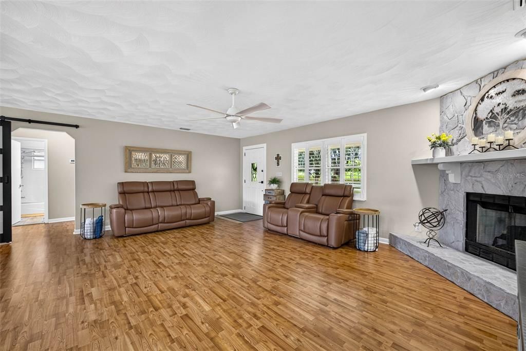 For Sale: $625,000 (3 beds, 3 baths, 1856 Square Feet)