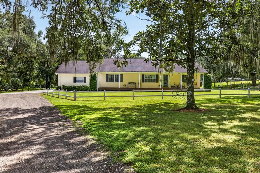 For Sale: $625,000 (3 beds, 3 baths, 1856 Square Feet)