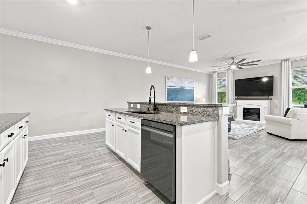 For Sale: $475,000 (3 beds, 2 baths, 2363 Square Feet)