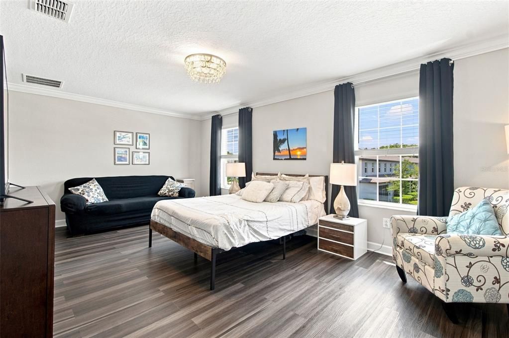 For Sale: $475,000 (3 beds, 2 baths, 2363 Square Feet)