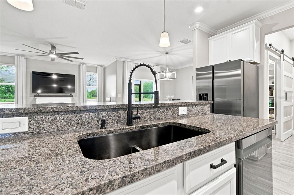 For Sale: $475,000 (3 beds, 2 baths, 2363 Square Feet)