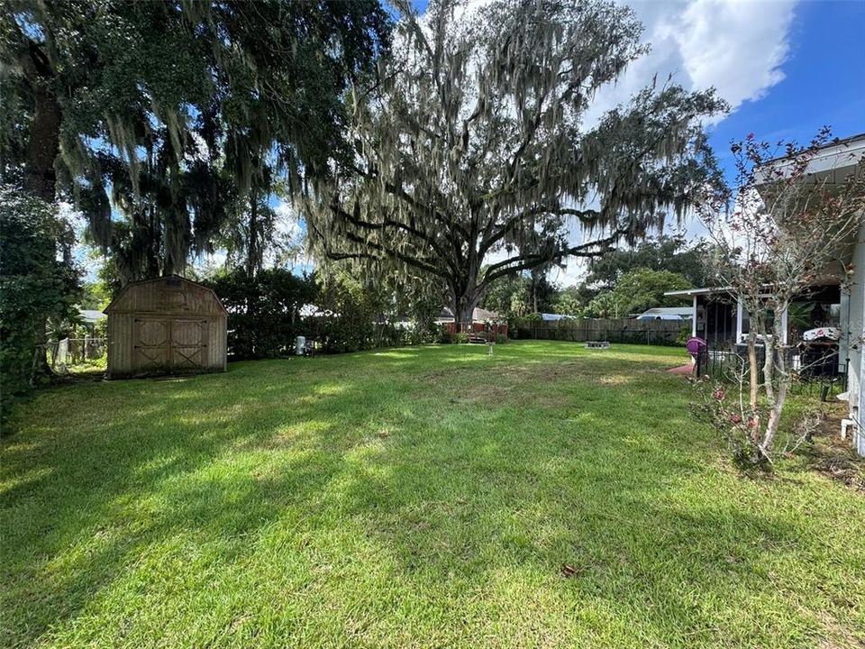 For Sale: $215,000 (3 beds, 2 baths, 1185 Square Feet)