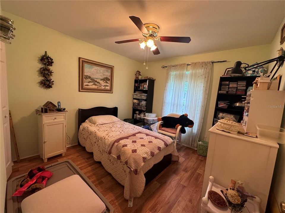 For Sale: $215,000 (3 beds, 2 baths, 1185 Square Feet)