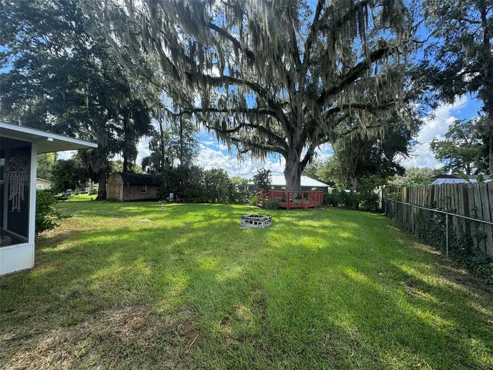 For Sale: $215,000 (3 beds, 2 baths, 1185 Square Feet)