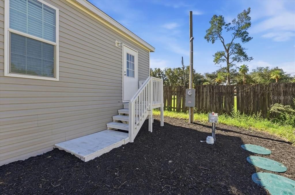 For Sale: $239,999 (3 beds, 2 baths, 1493 Square Feet)
