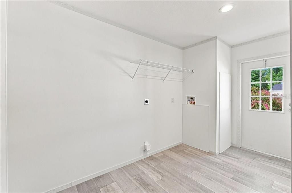For Sale: $239,999 (3 beds, 2 baths, 1493 Square Feet)