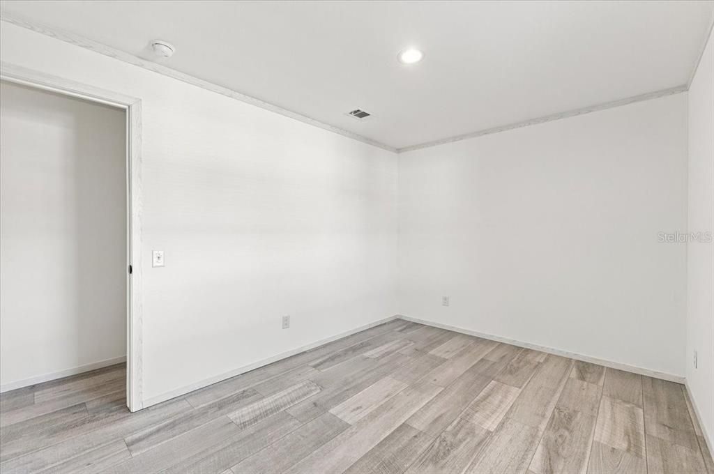 For Sale: $239,999 (3 beds, 2 baths, 1493 Square Feet)