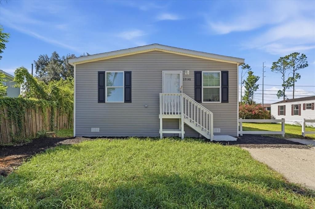 For Sale: $239,999 (3 beds, 2 baths, 1493 Square Feet)