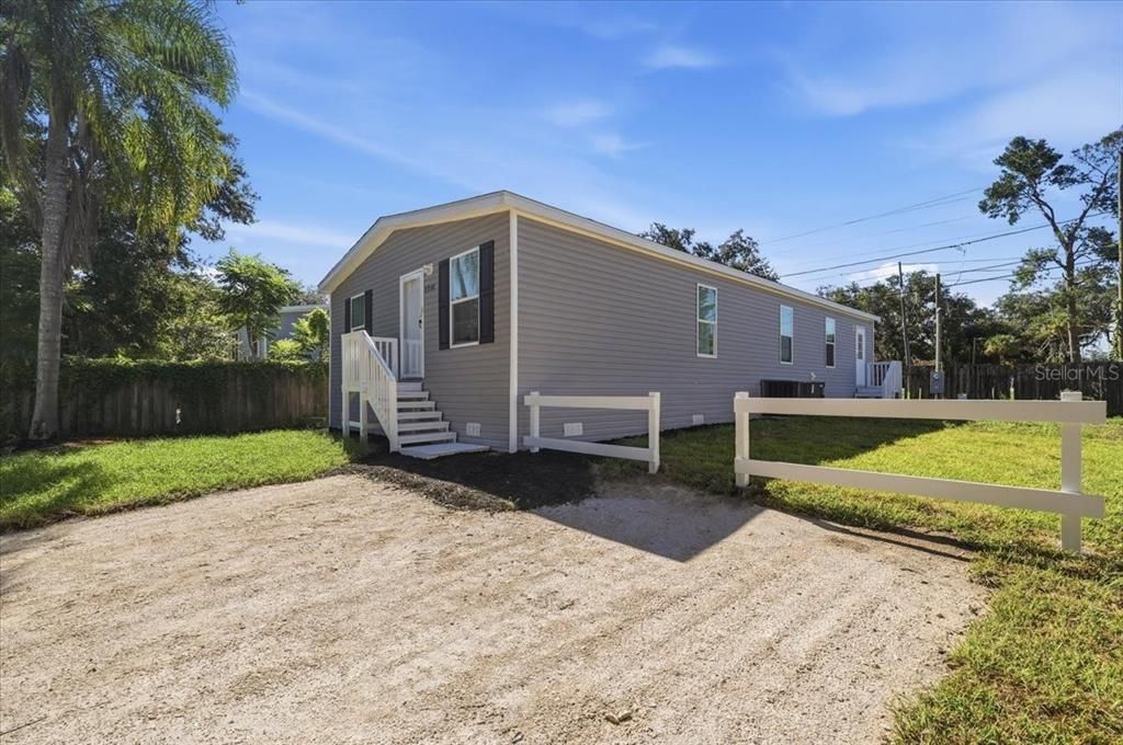 For Sale: $239,999 (3 beds, 2 baths, 1493 Square Feet)