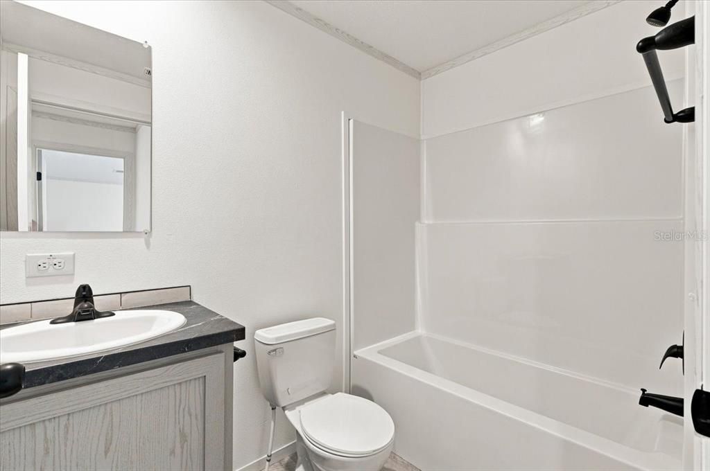 For Sale: $239,999 (3 beds, 2 baths, 1493 Square Feet)
