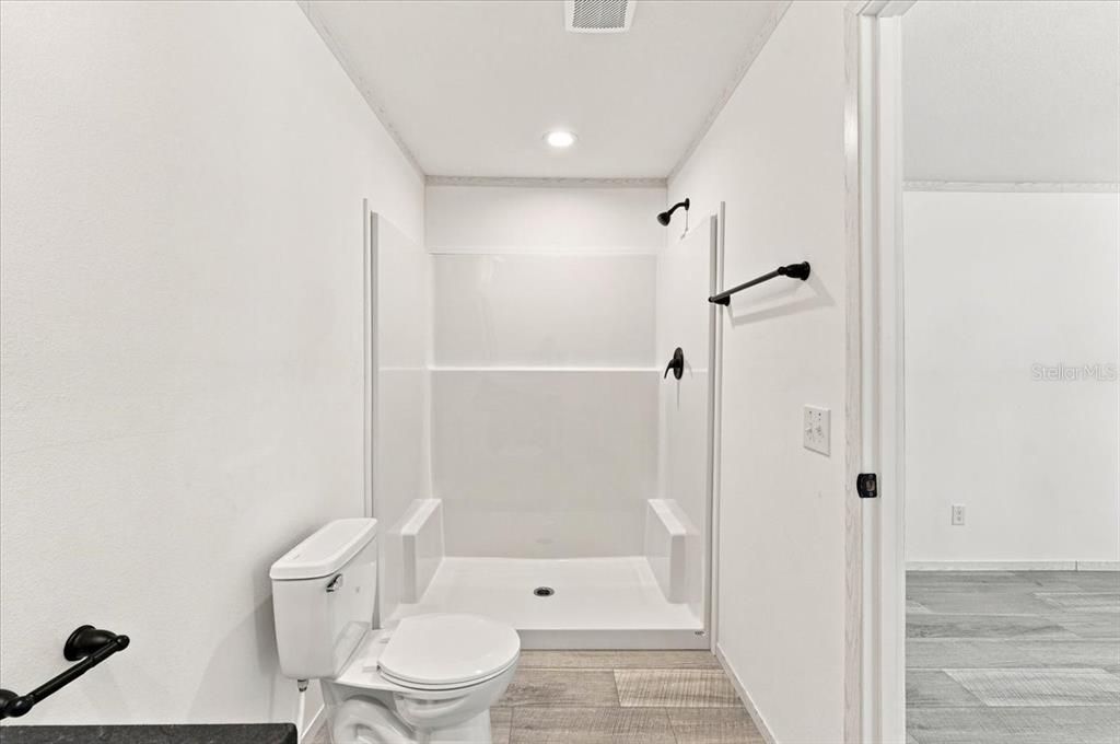 For Sale: $239,999 (3 beds, 2 baths, 1493 Square Feet)