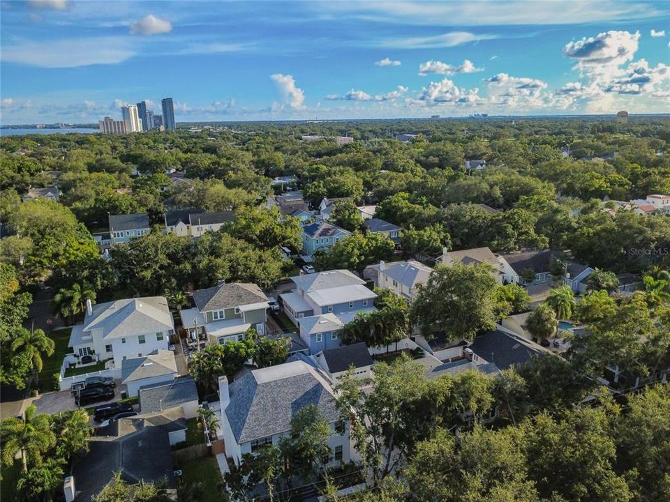 For Sale: $2,095,000 (4 beds, 2 baths, 2660 Square Feet)