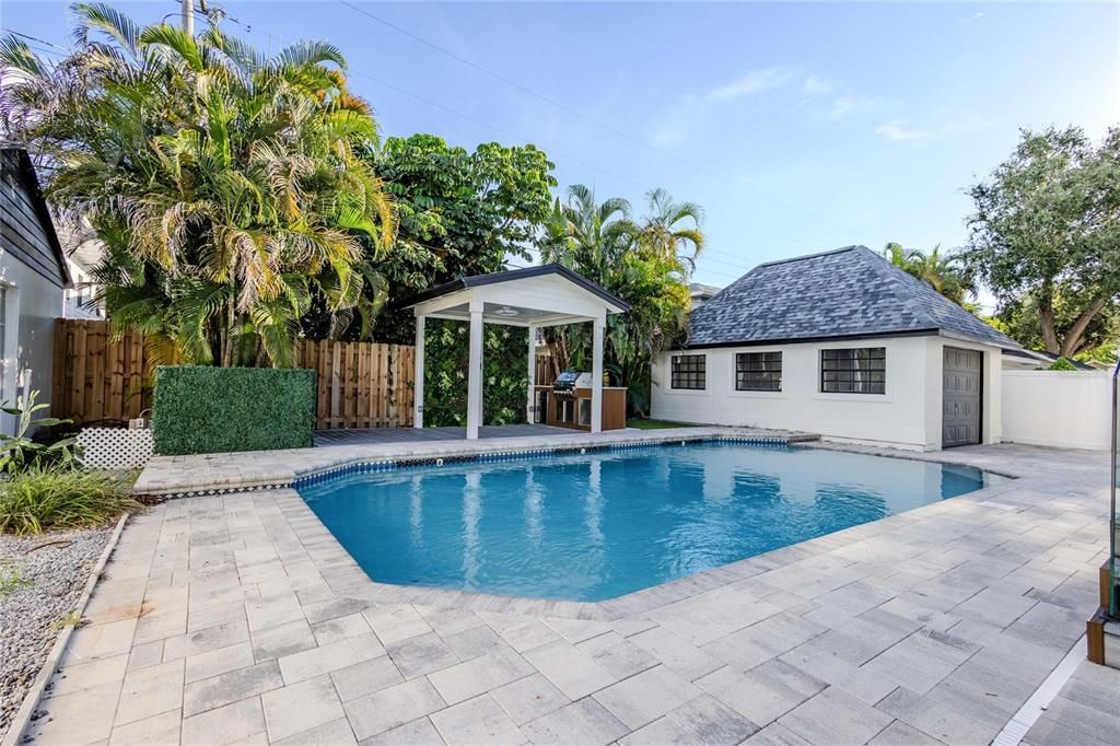 For Sale: $2,095,000 (4 beds, 2 baths, 2660 Square Feet)