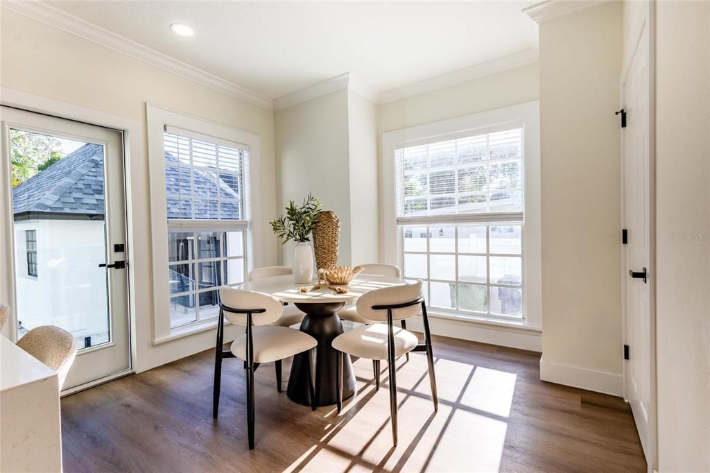 For Sale: $2,095,000 (4 beds, 2 baths, 2660 Square Feet)