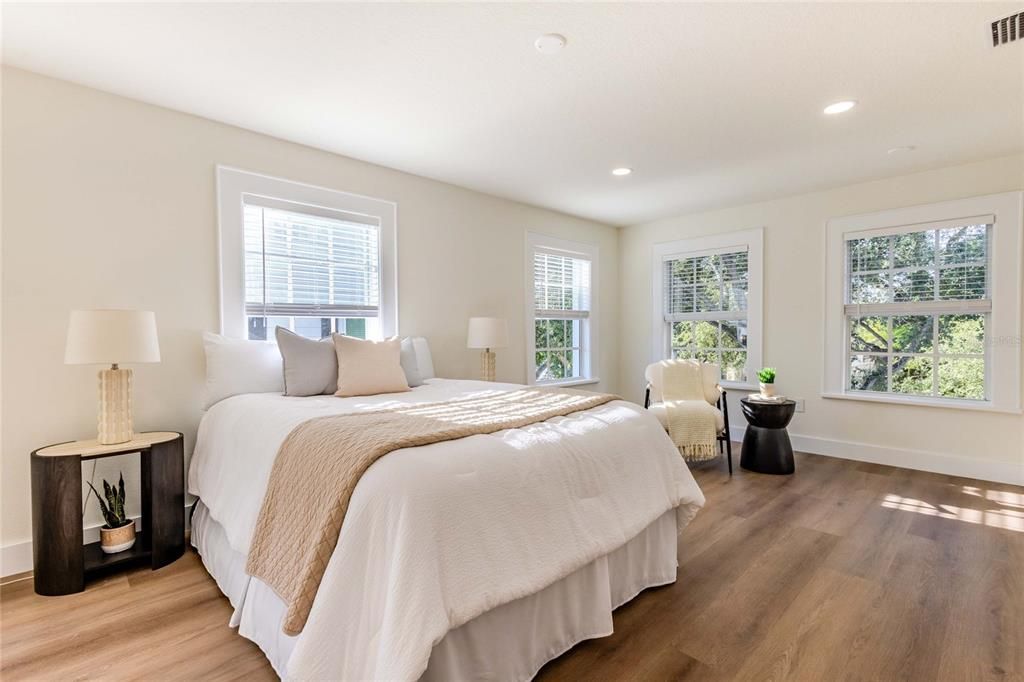 For Sale: $2,095,000 (4 beds, 2 baths, 2660 Square Feet)
