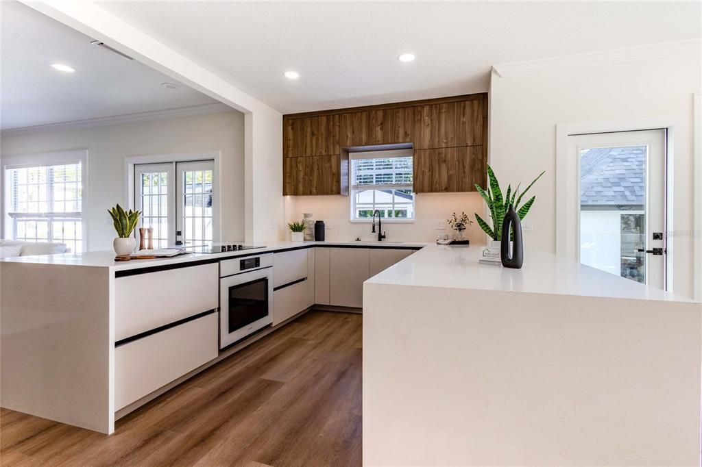 For Sale: $2,095,000 (4 beds, 2 baths, 2660 Square Feet)