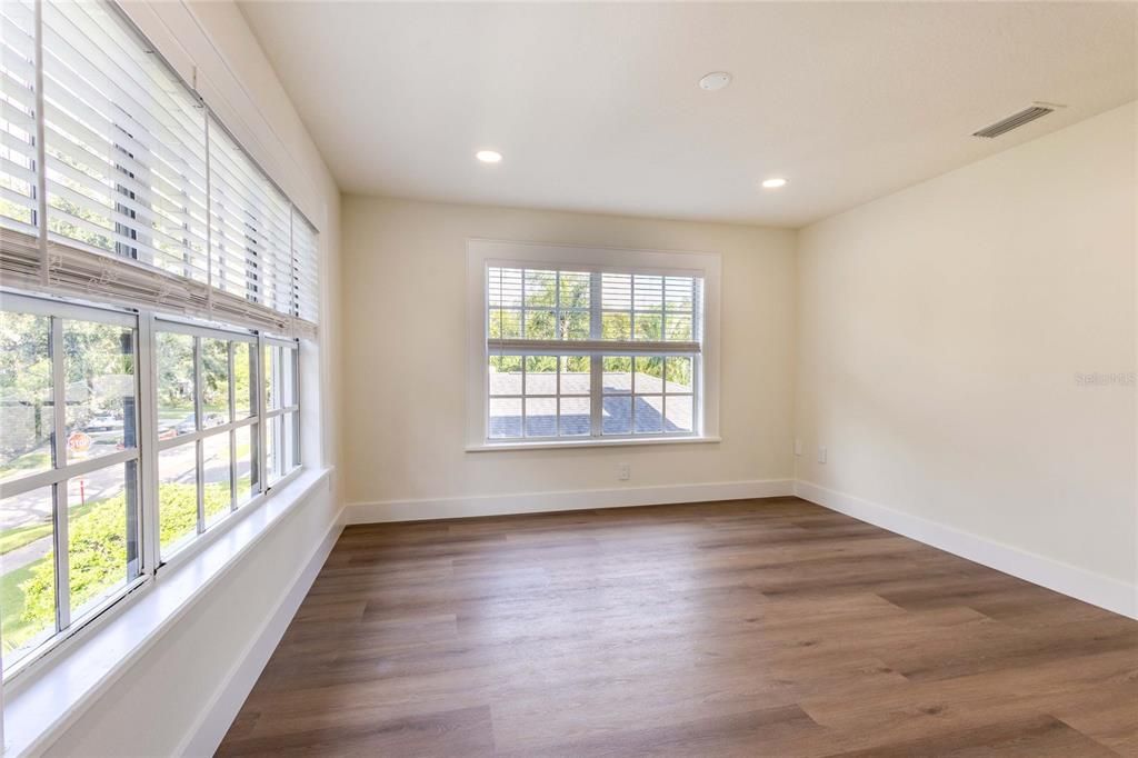 For Sale: $2,095,000 (4 beds, 2 baths, 2660 Square Feet)