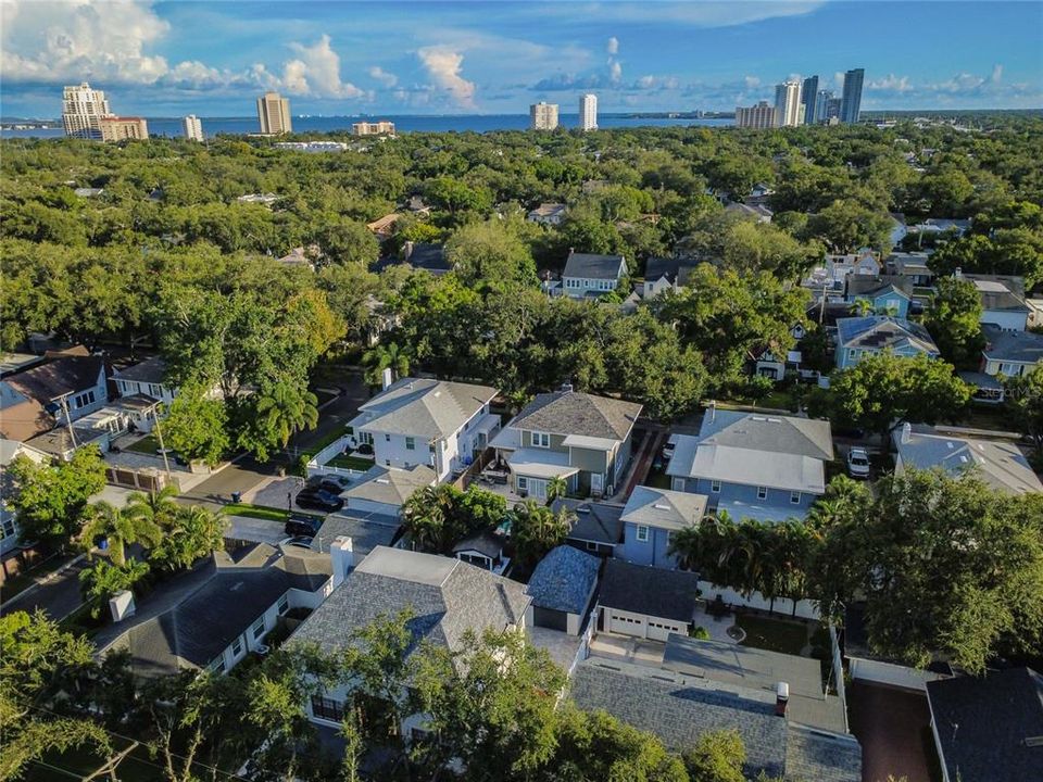 For Sale: $2,095,000 (4 beds, 2 baths, 2660 Square Feet)