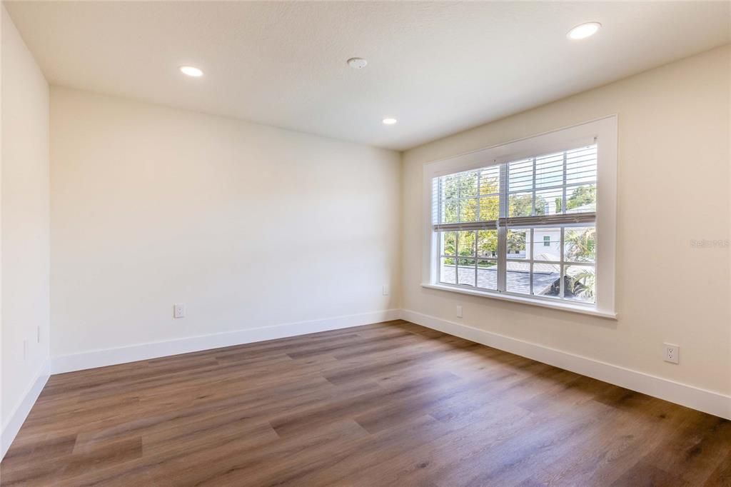For Sale: $2,095,000 (4 beds, 2 baths, 2660 Square Feet)