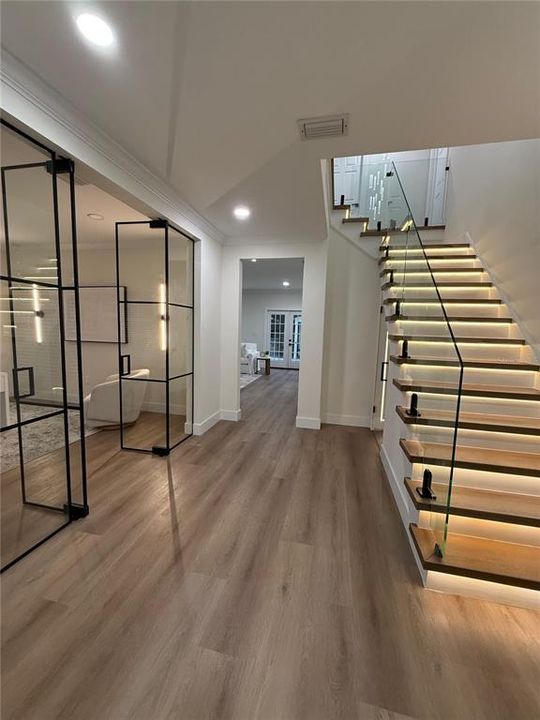For Sale: $2,095,000 (4 beds, 2 baths, 2660 Square Feet)