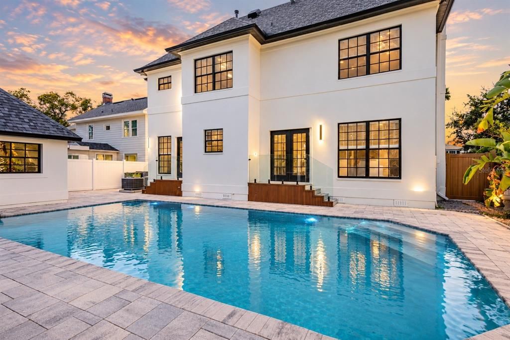 For Sale: $2,095,000 (4 beds, 2 baths, 2660 Square Feet)