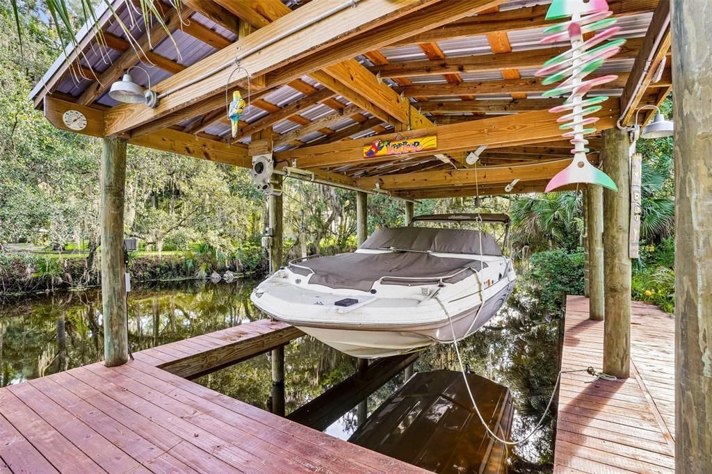 For Sale: $389,000 (2 beds, 2 baths, 1298 Square Feet)
