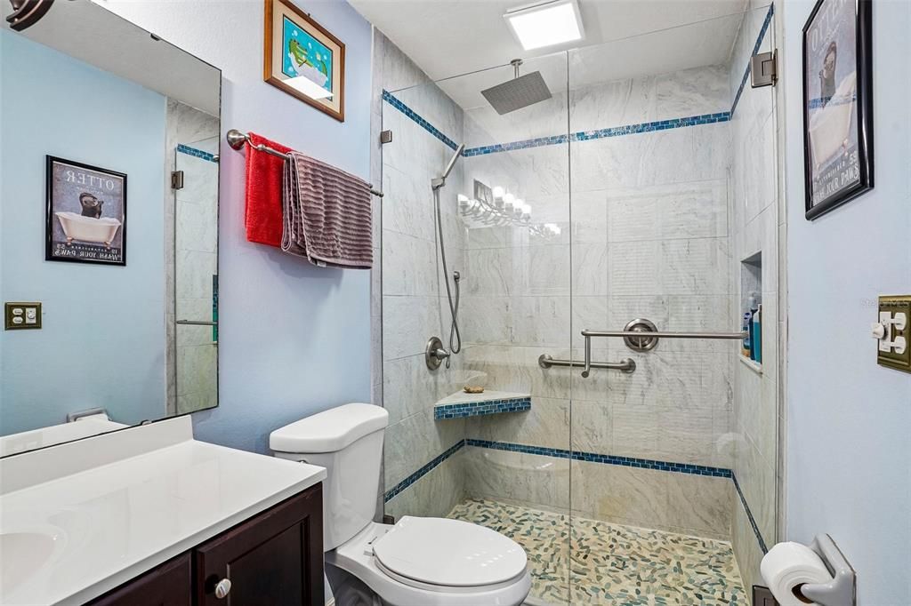 For Sale: $389,000 (2 beds, 2 baths, 1298 Square Feet)