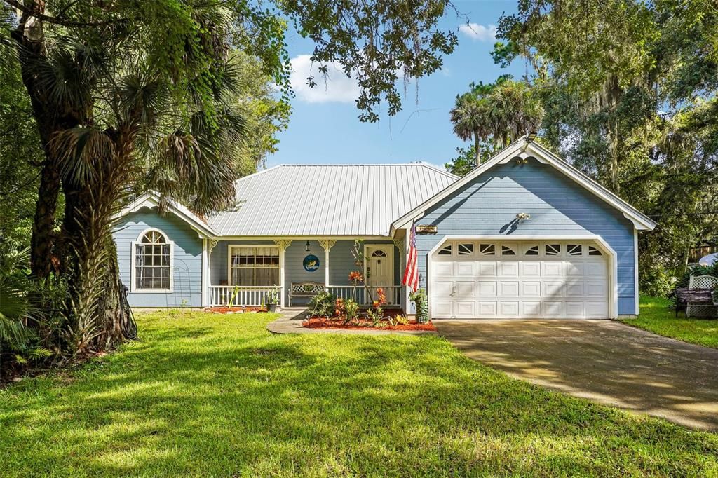 For Sale: $389,000 (2 beds, 2 baths, 1298 Square Feet)