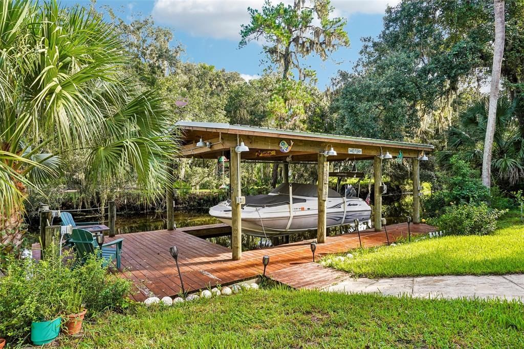 For Sale: $389,000 (2 beds, 2 baths, 1298 Square Feet)