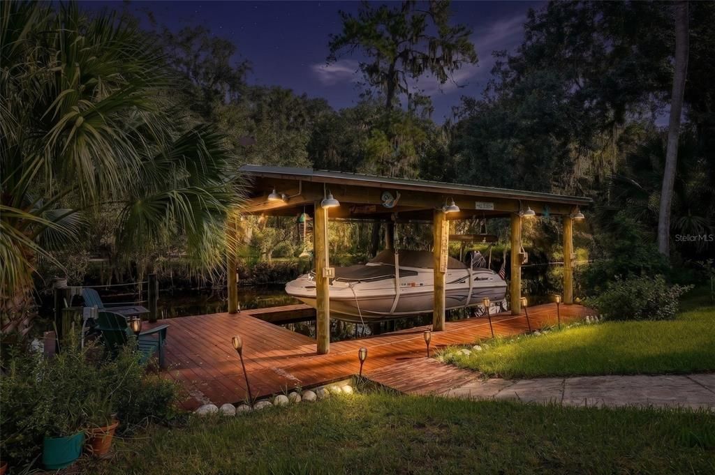 For Sale: $389,000 (2 beds, 2 baths, 1298 Square Feet)