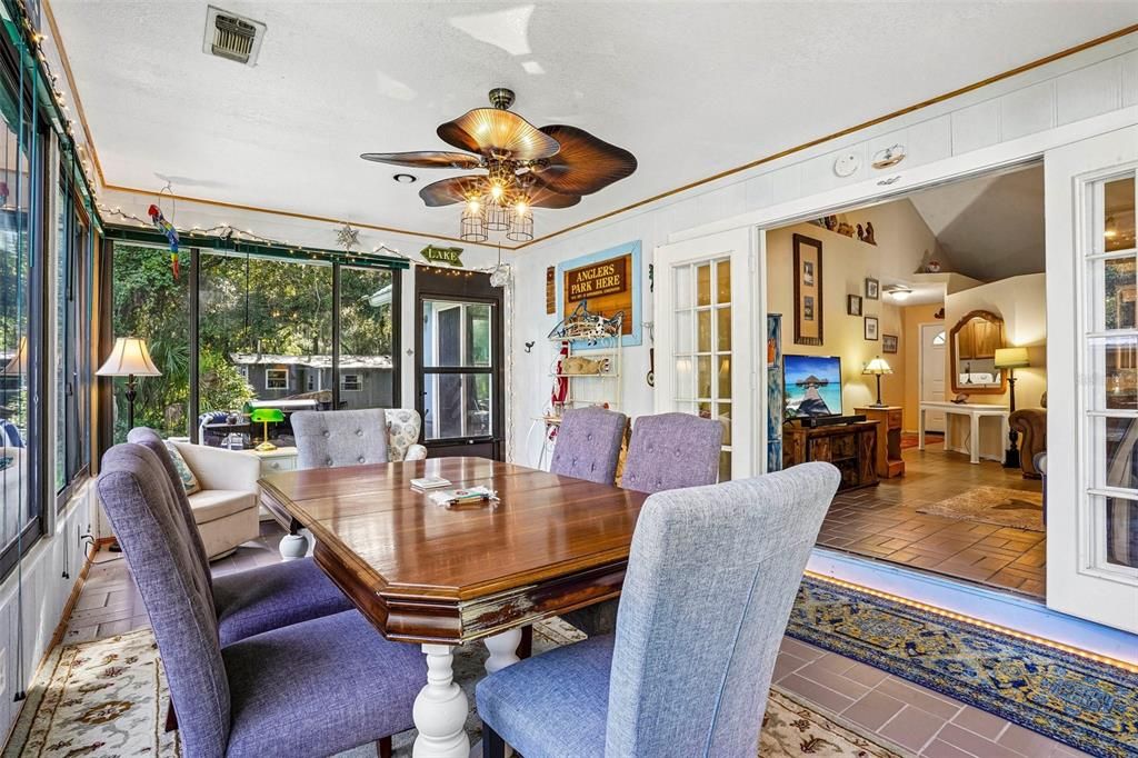 For Sale: $389,000 (2 beds, 2 baths, 1298 Square Feet)