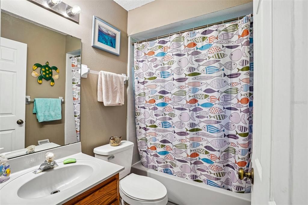 For Sale: $389,000 (2 beds, 2 baths, 1298 Square Feet)
