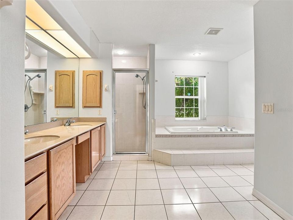 For Sale: $430,000 (3 beds, 2 baths, 2386 Square Feet)