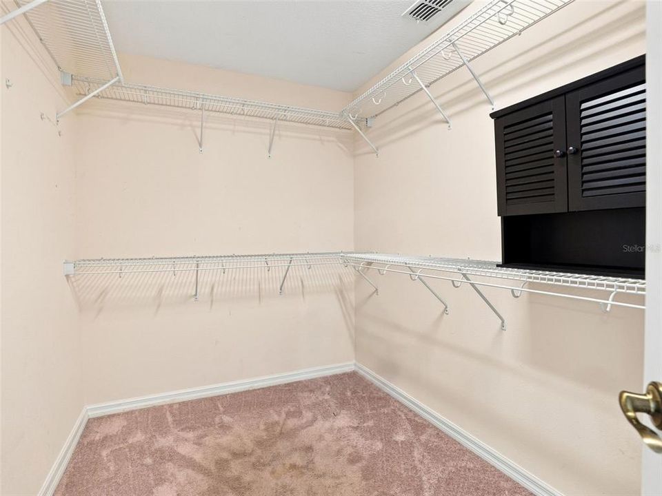 For Sale: $430,000 (3 beds, 2 baths, 2386 Square Feet)