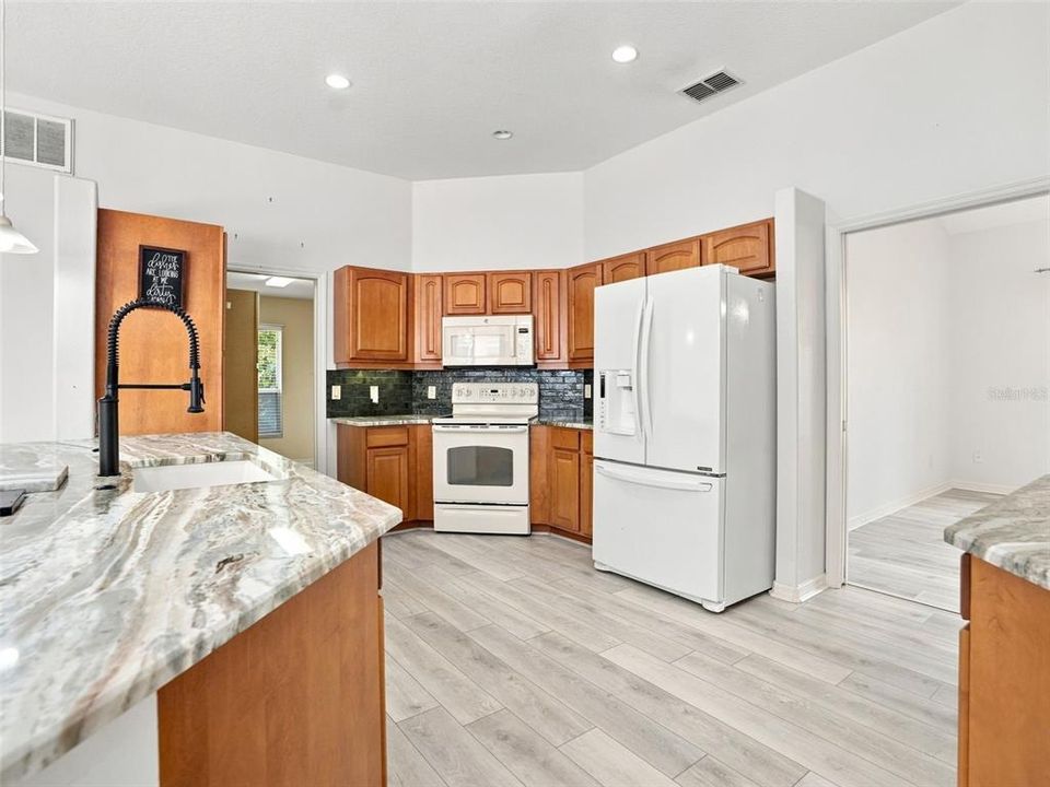 For Sale: $430,000 (3 beds, 2 baths, 2386 Square Feet)