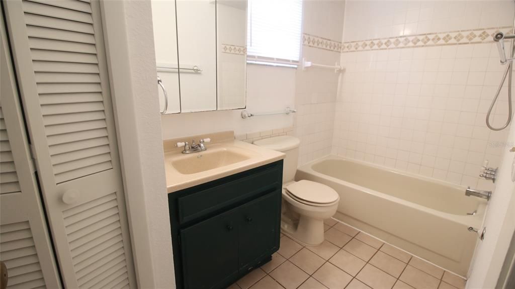 В аренду: $2,095 (3 спален, 2 ванн, 1738 Квадратных фут)
